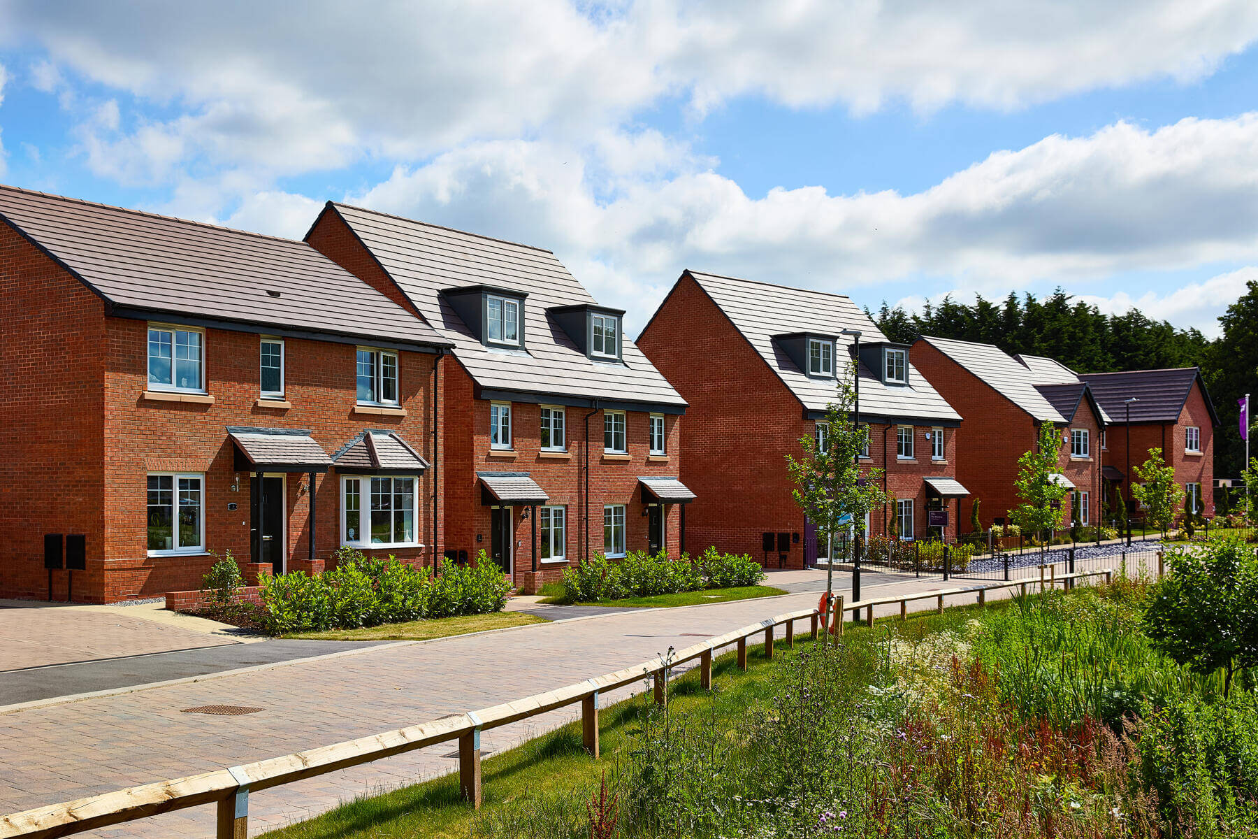 Fox Wood Garden Village street scene 3