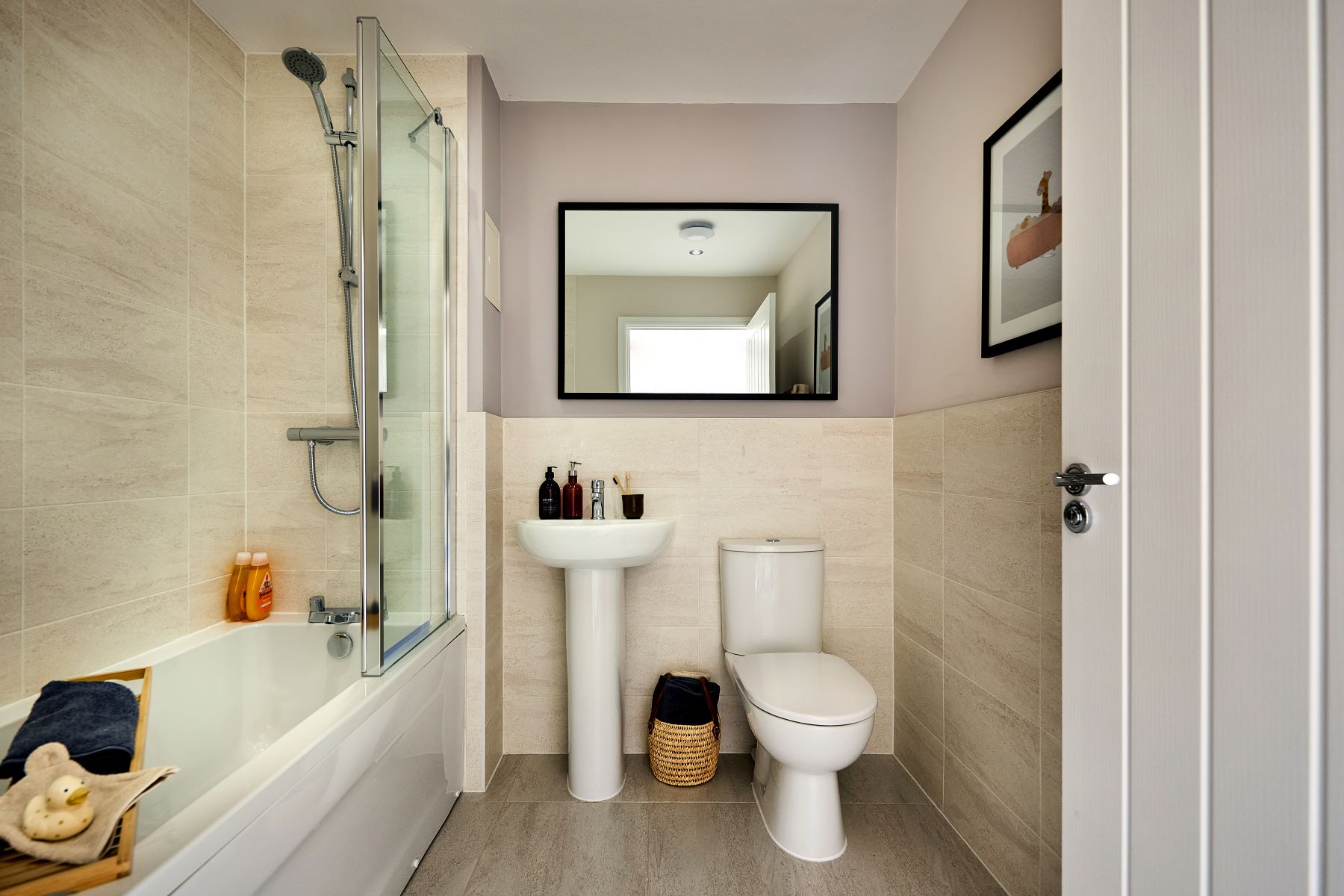 Family bathroom serving all bedrooms