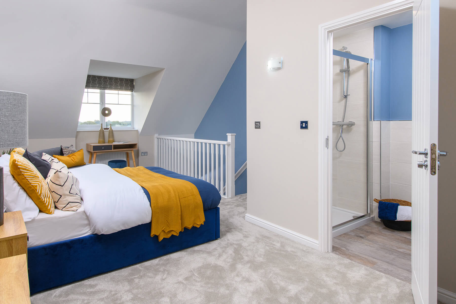 Main bedroom with en suite