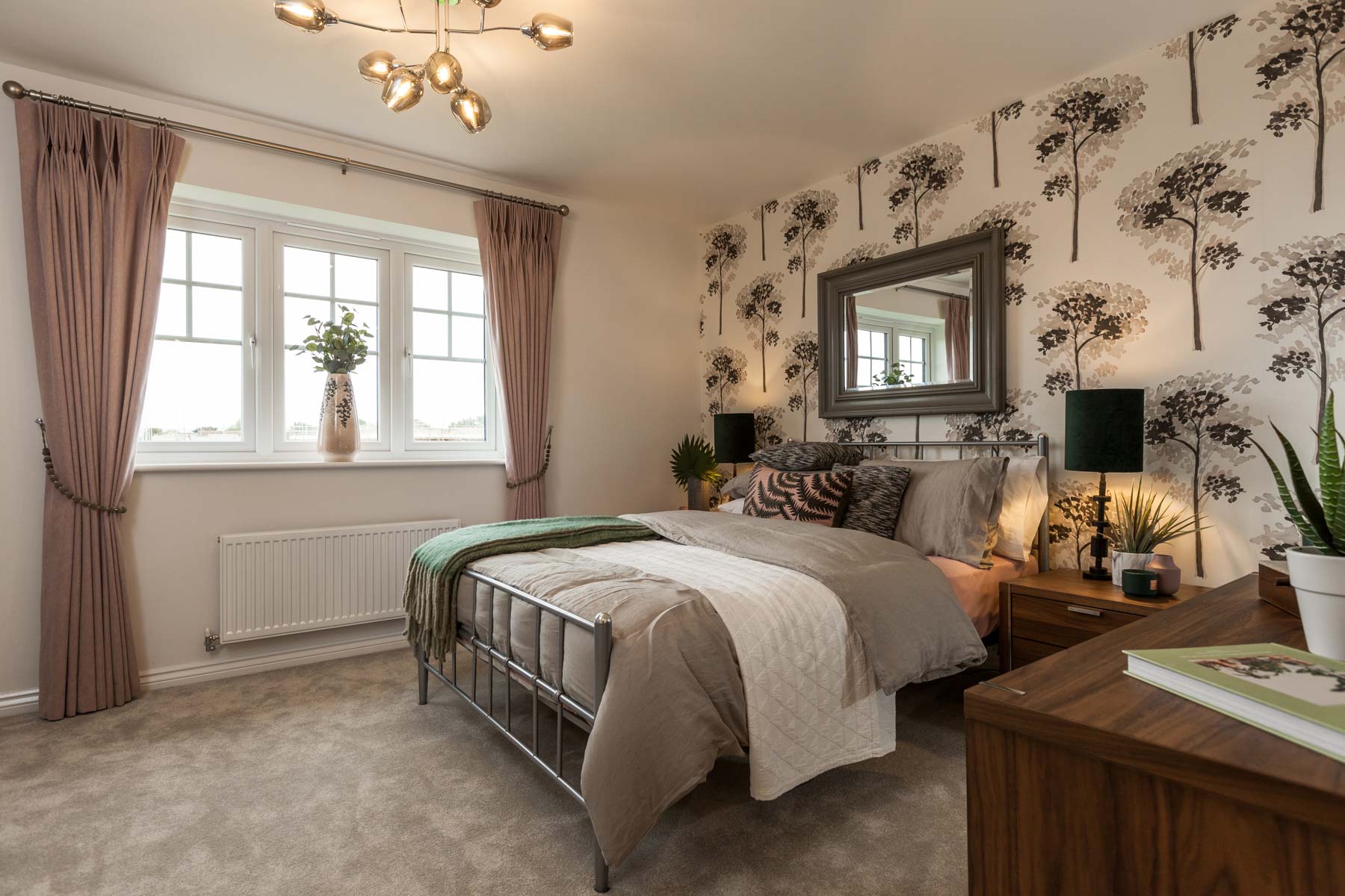 Spacious 2nd bedroom