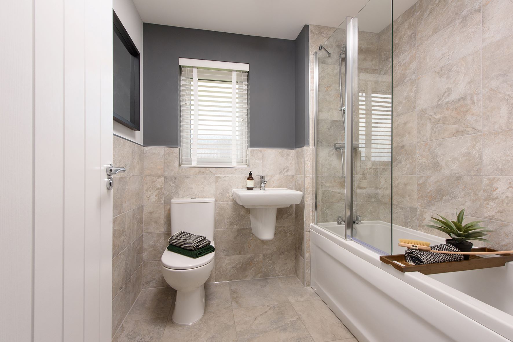 Beautifully modern family bathroom 