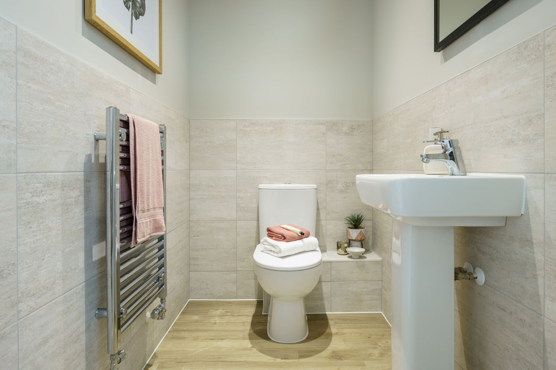 Shaw Valley Midford PA44 Cloakroom