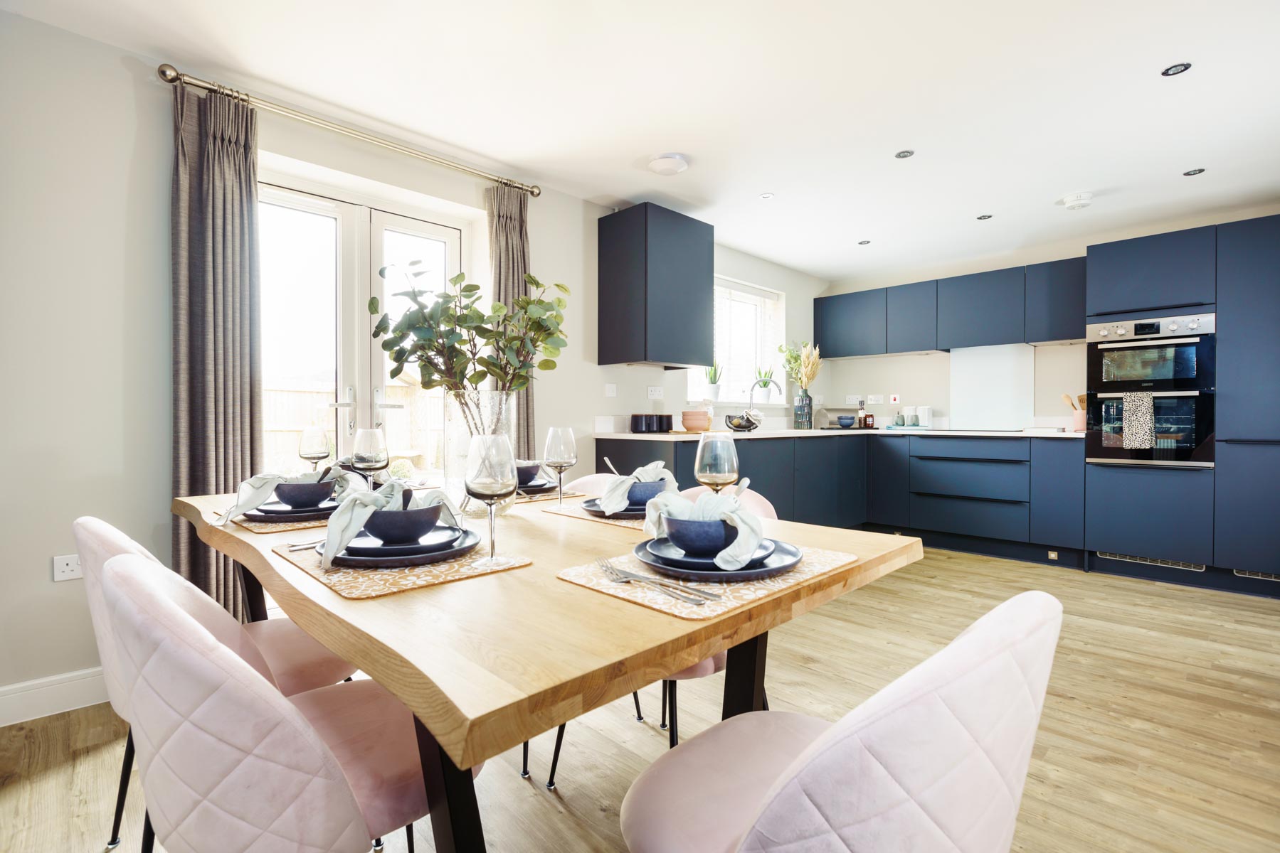 Shaw Valley Midford PA44 Kitchen dining 2