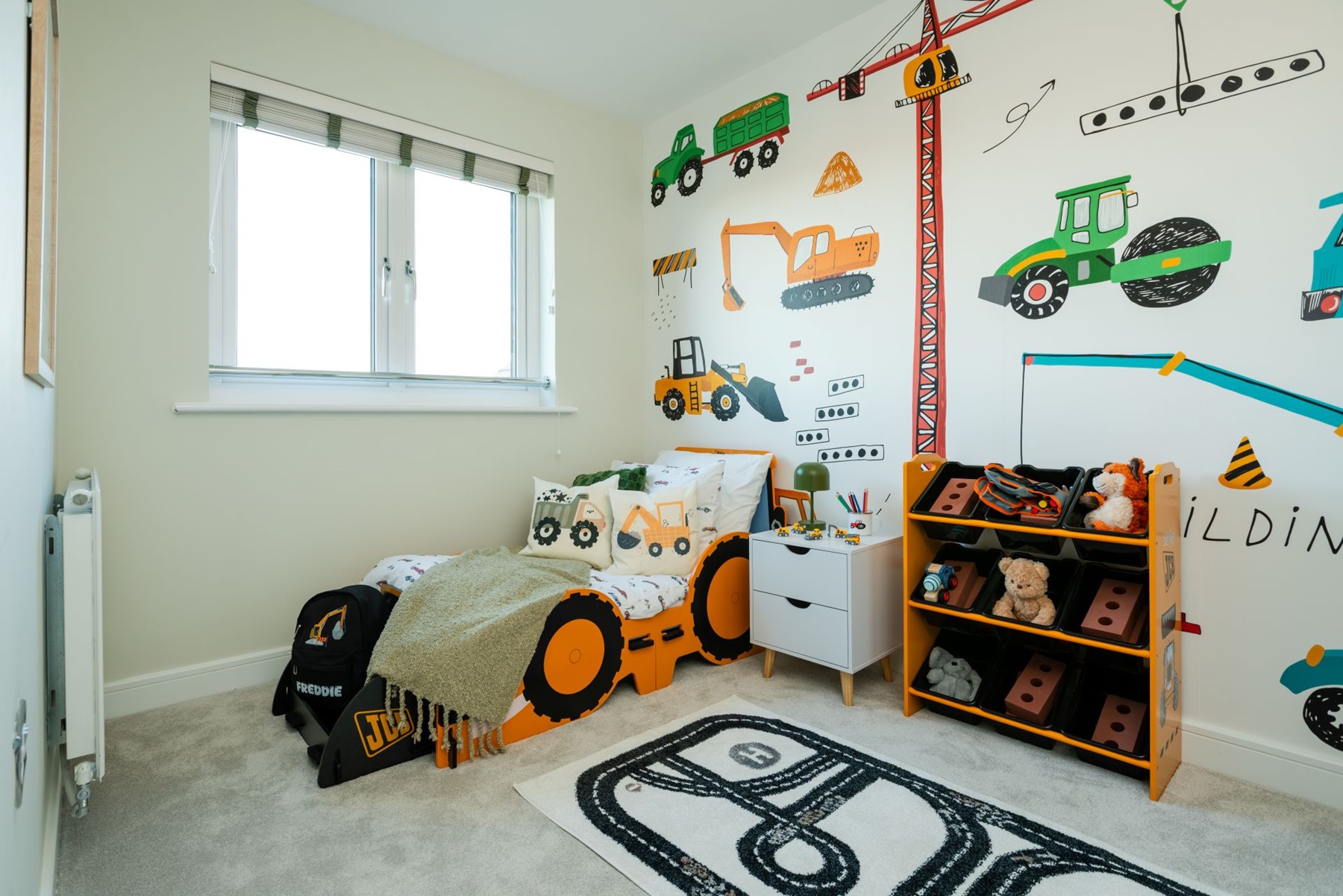 An additional single bedroom to the rear of the home