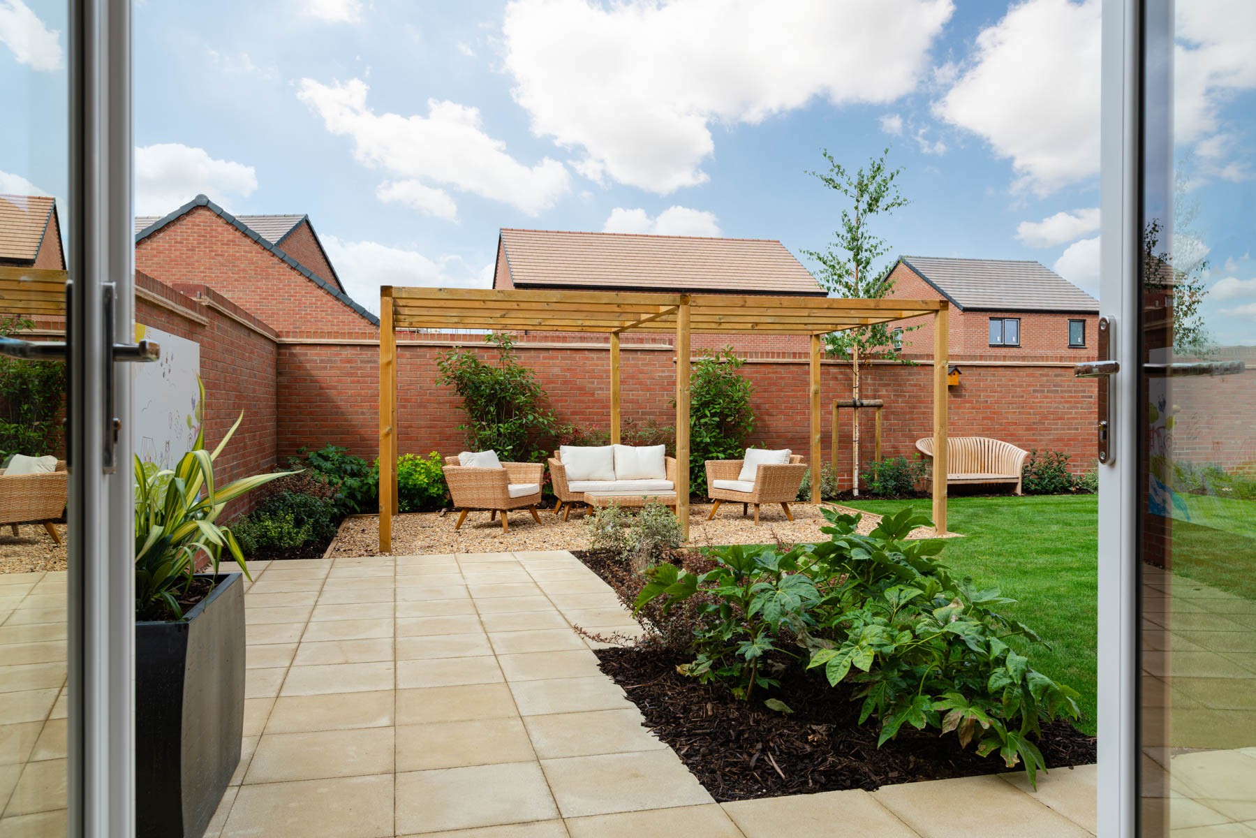 Spacious Garden for your own outdoor retreat