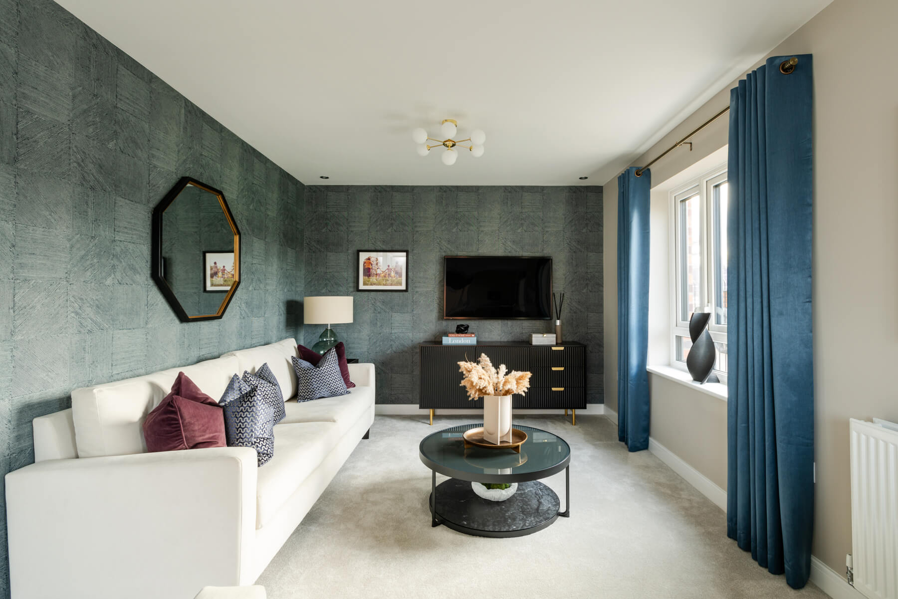 Full length living room overing plenty of space