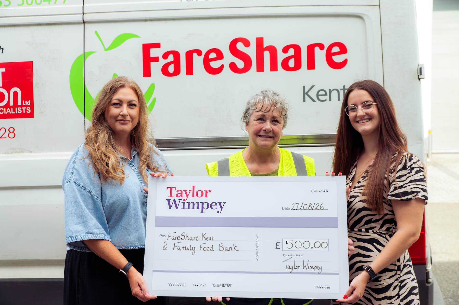 Taylor Wimpey donation to Kent Family Foodbank (3)