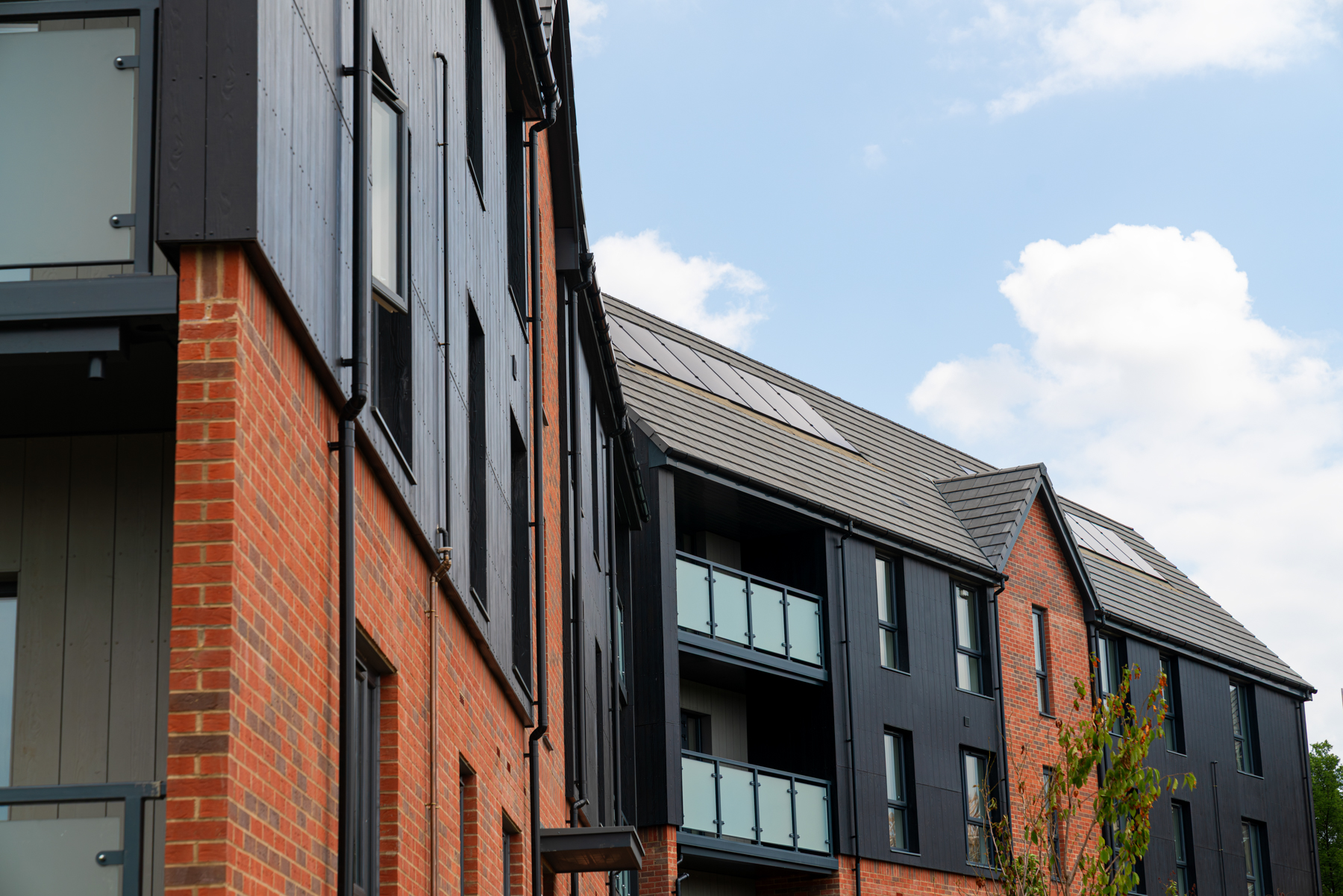 The combination of materials gives a modern finish