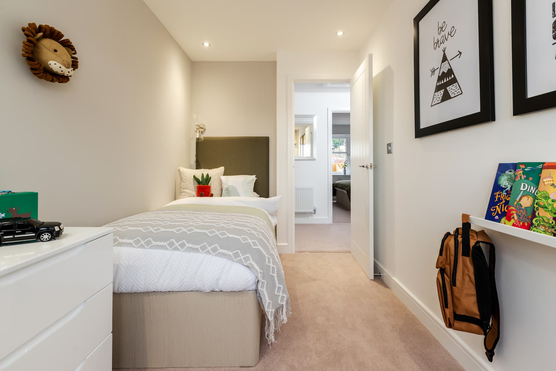 The Gosford Bedroom 3