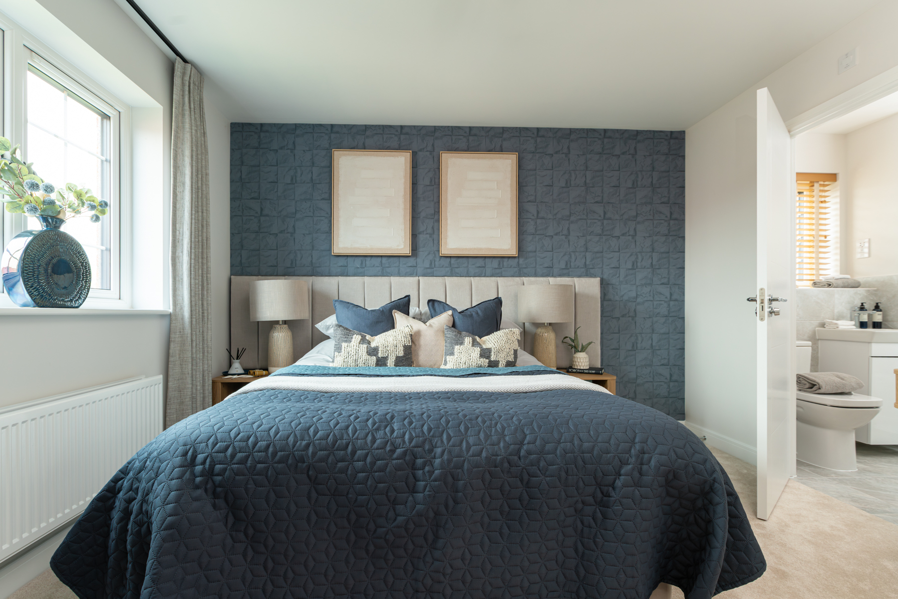 The main bedroom features an en-suite