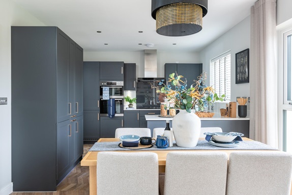 5 bedroom detached