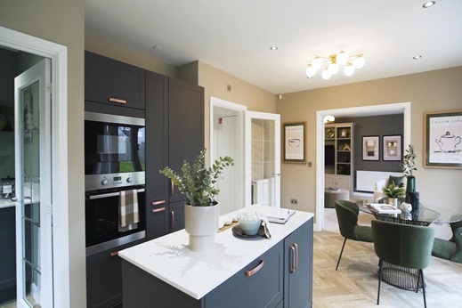 5 bedroom detached