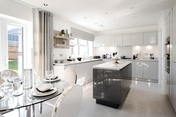 5 bedroom detached