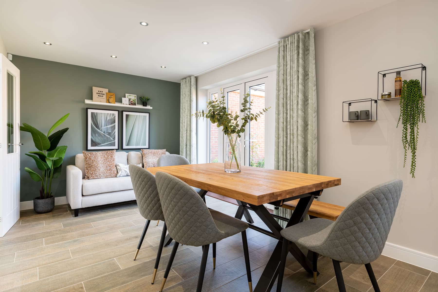 TW EM_Seagrave Park_PA48_Shelford_Dining