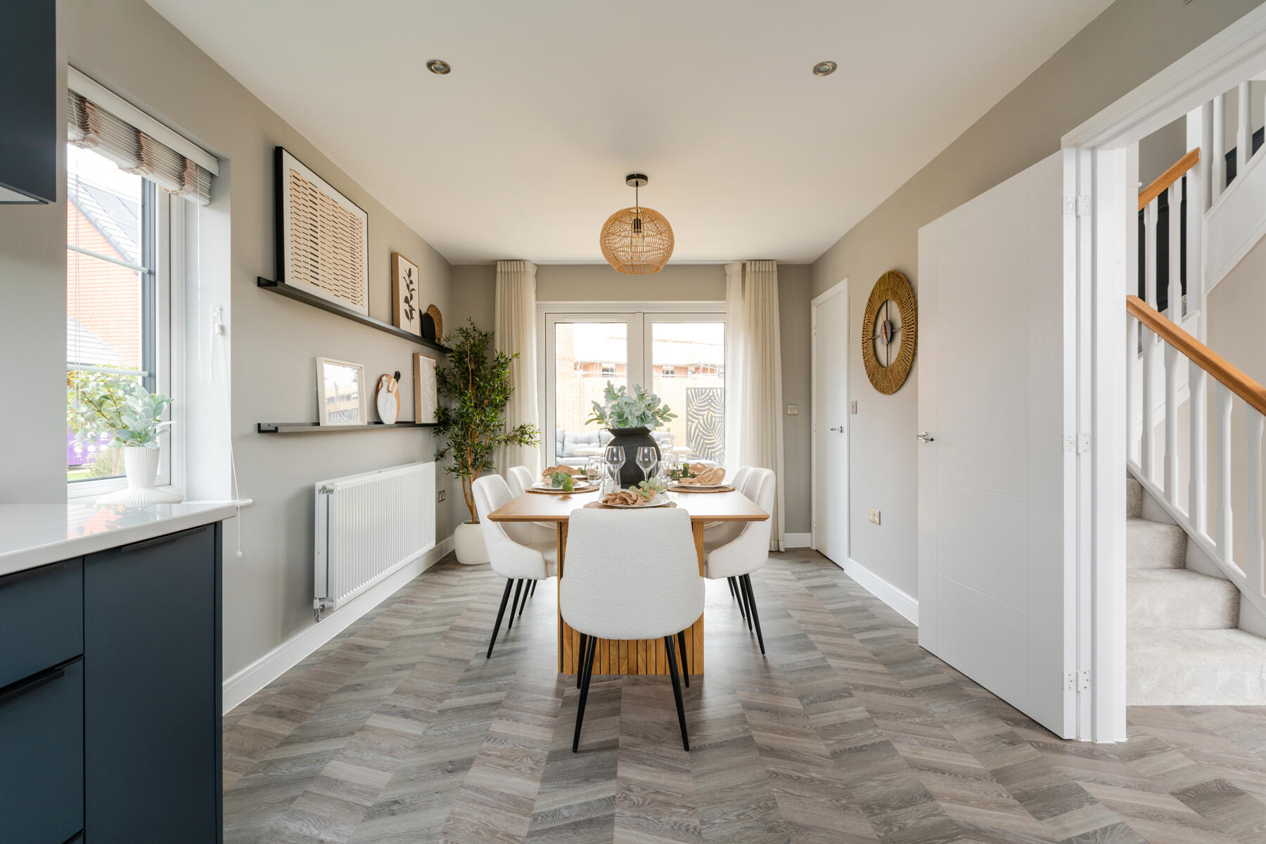 Open plan kitchen/dining area