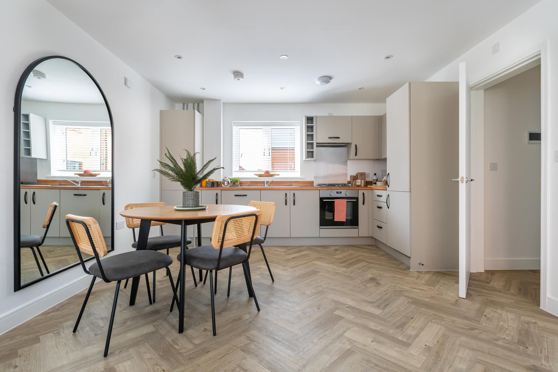 Dining / kitchen area