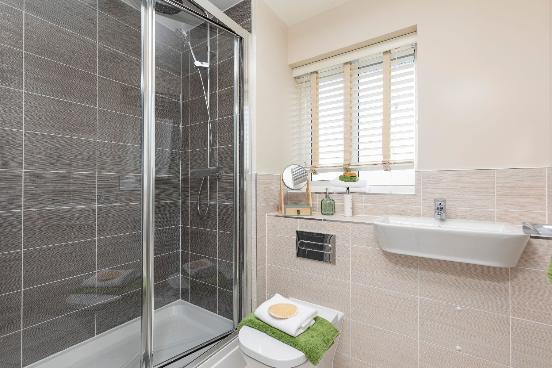 Bedroom 1 en suite