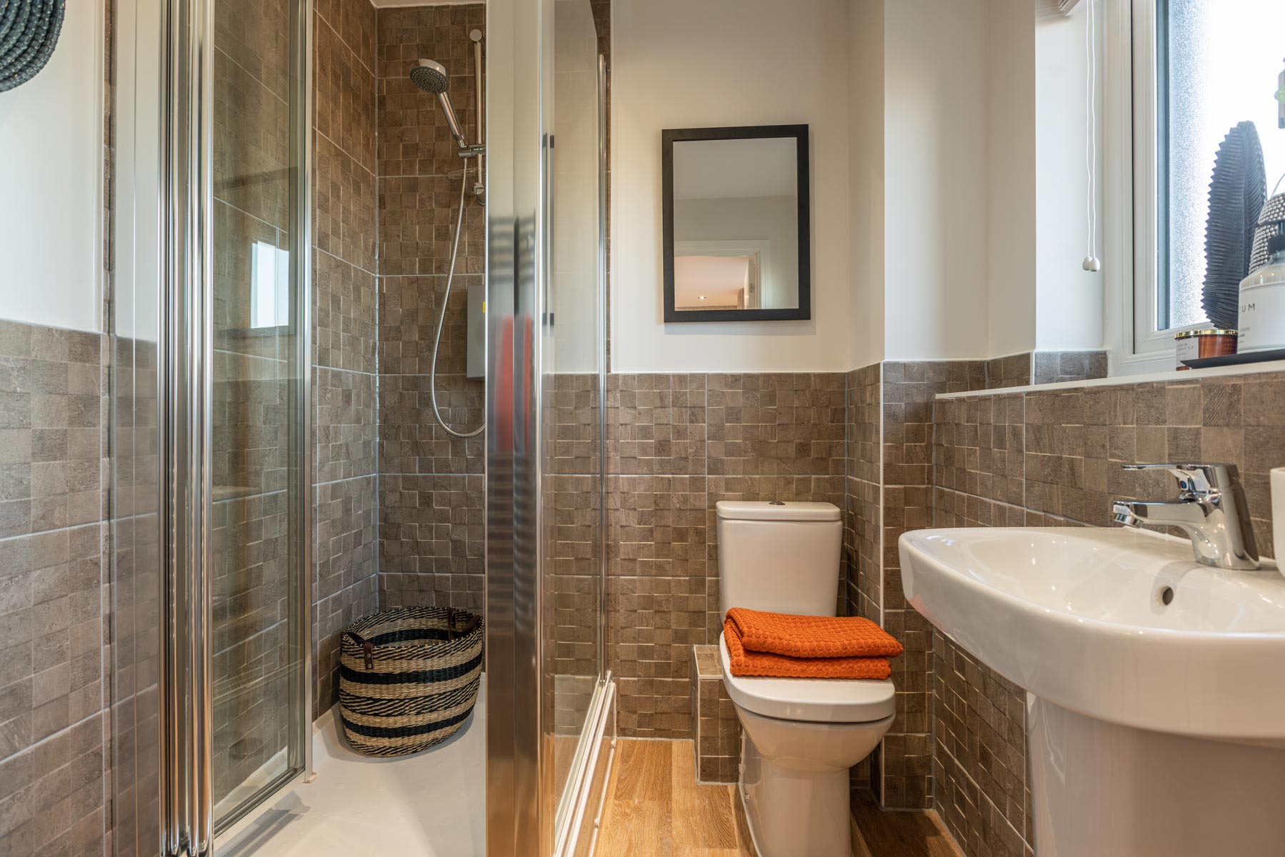 En suite shower room to master bedroom