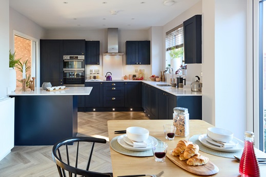 5 bedroom detached