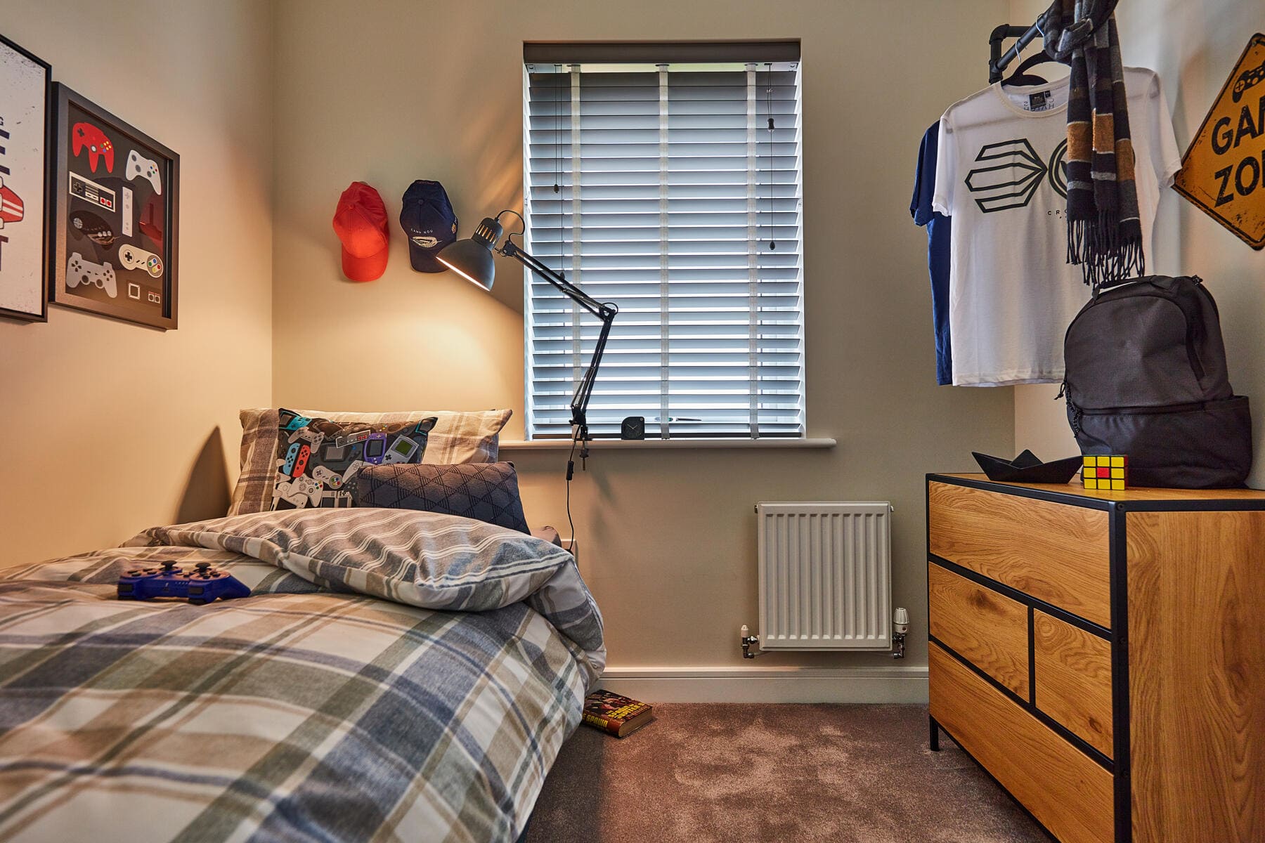 Single bed and chest of drawers