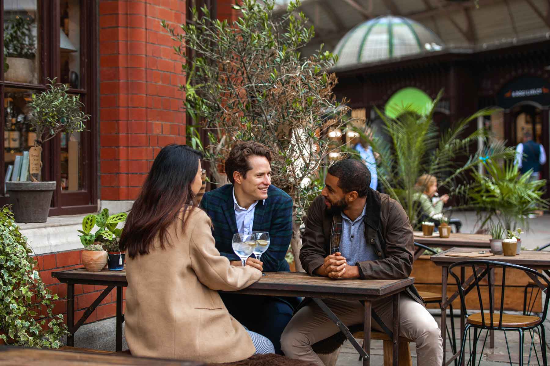 Windsor with bars and restaurants nearby