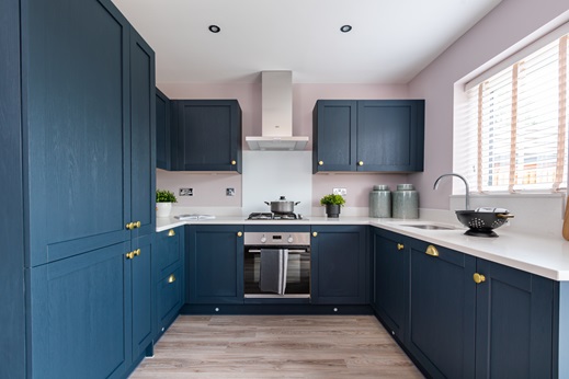 3 bedroom mid terrace