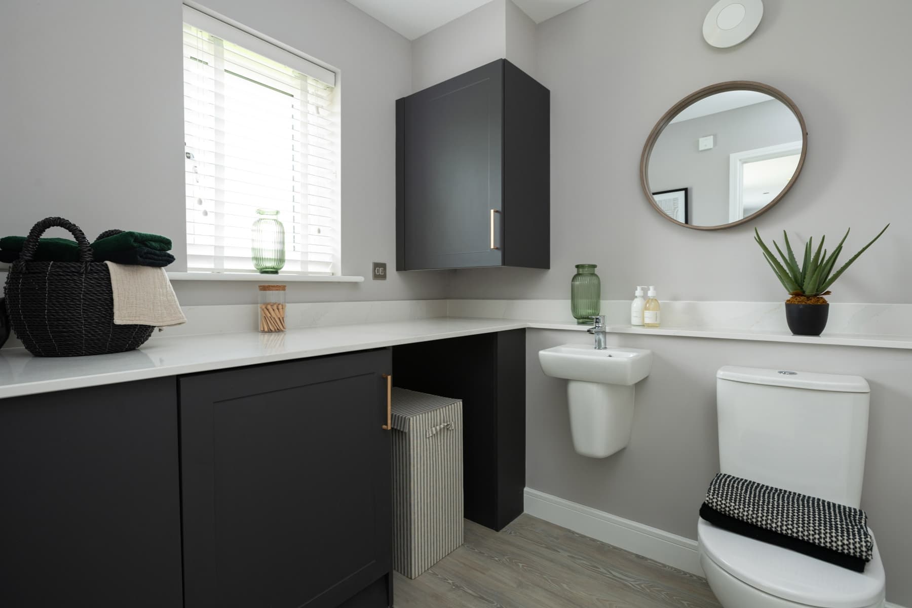 A downstairs WC & utility room adds convenience