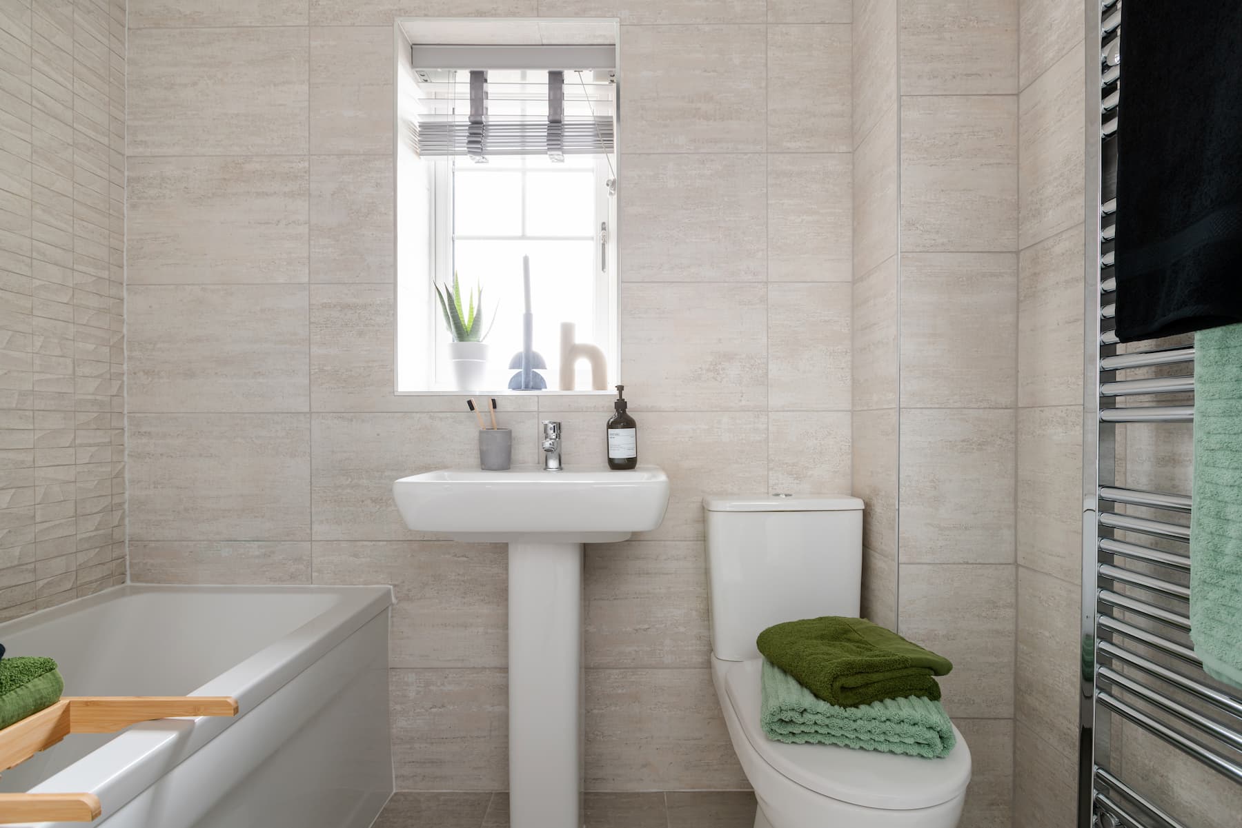 TW NE_Woodside Gardens_PT36_Easedale_Bathroom (1)