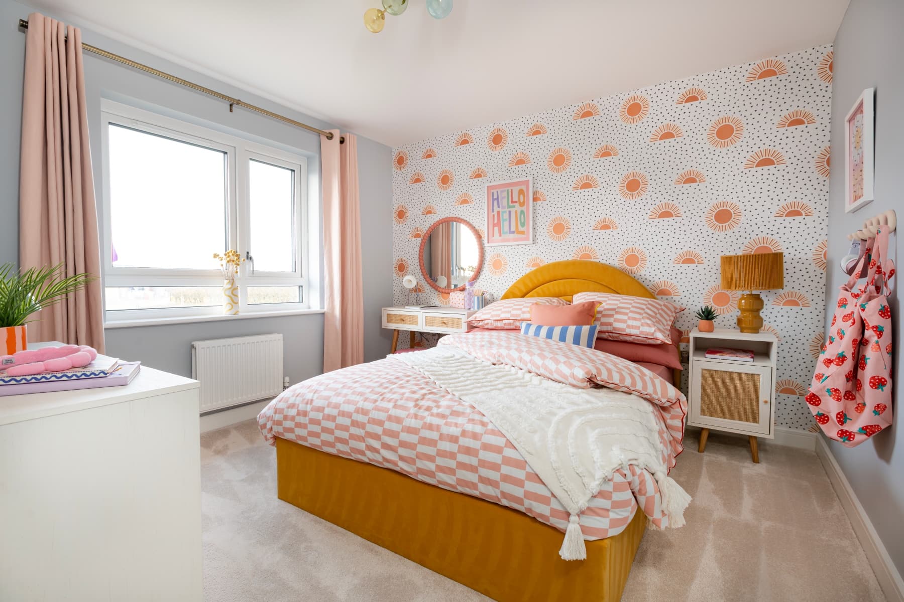 A generously sized bedroom 2