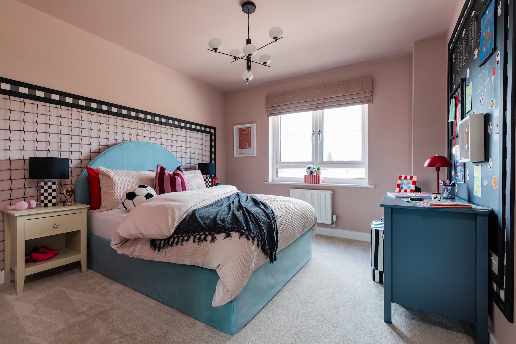 A generously sized bedroom 2