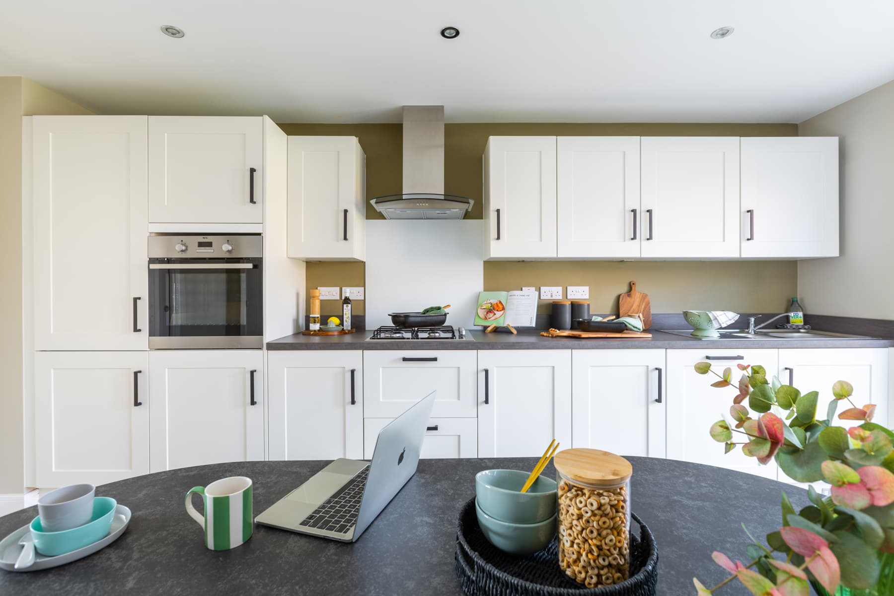 Tetford kitchen with table
