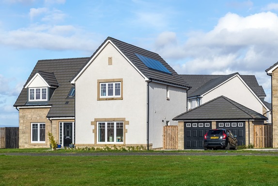 5 bedroom detached