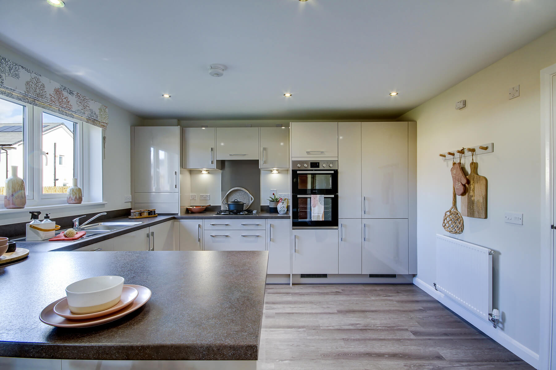Taylor Wimpey Pentland Green Drummond kitchen