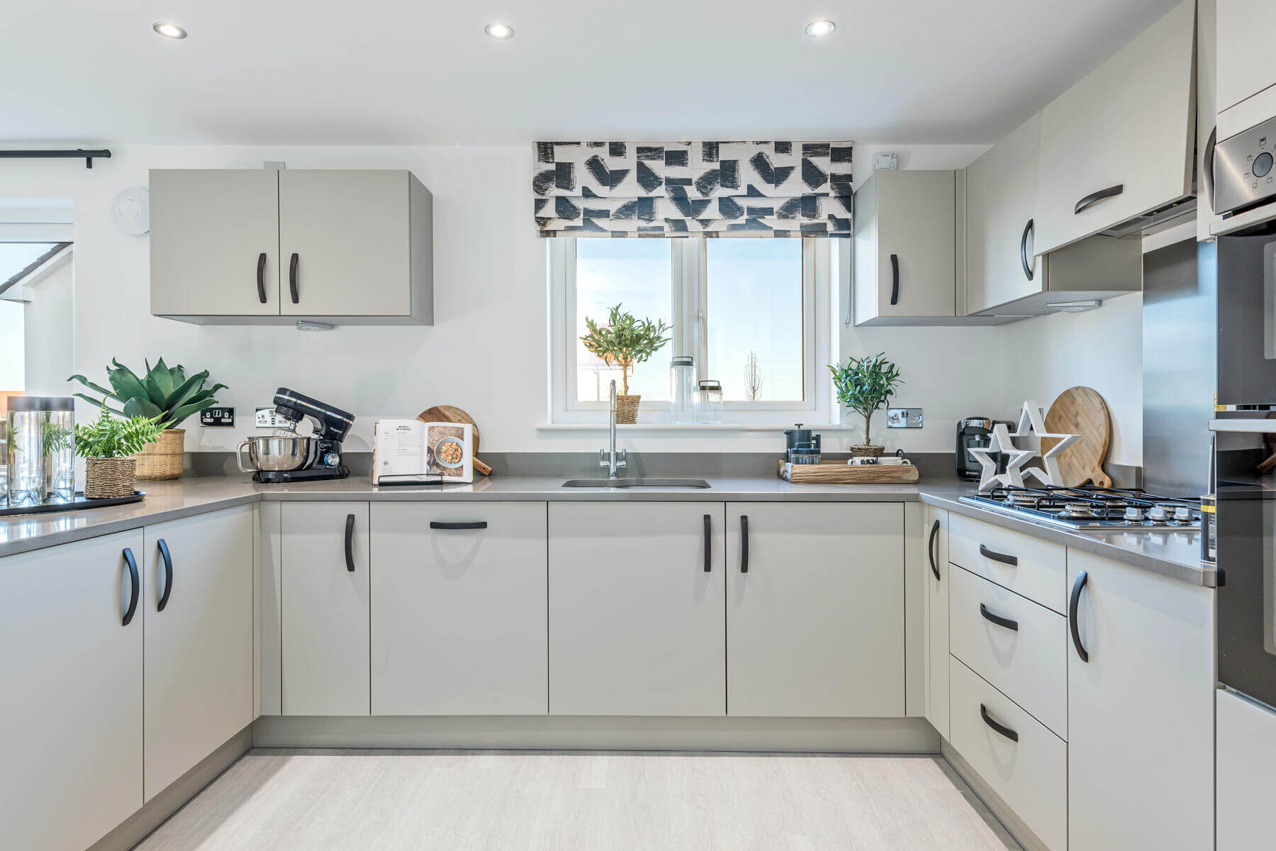 Taylor Wimpey Maxwell home Calderwood kitchen
