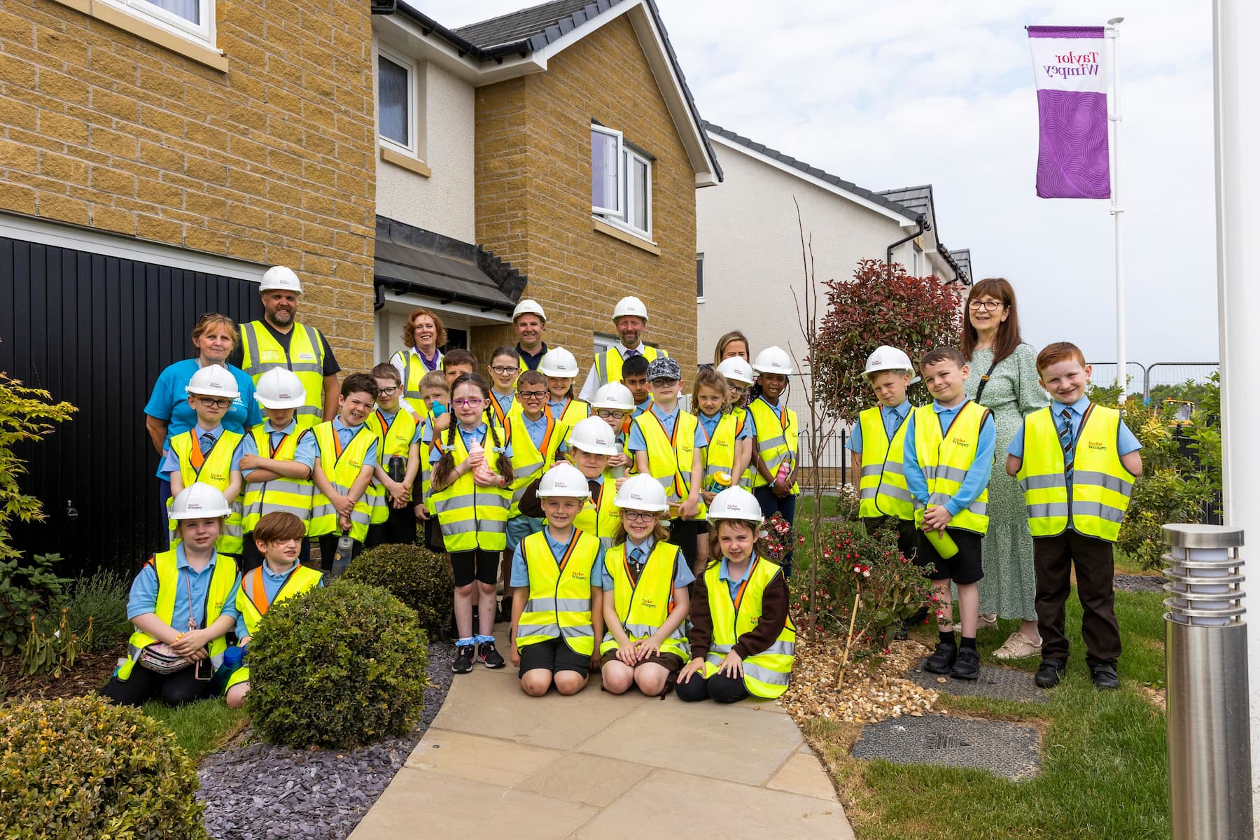 Hamilton School visit - at showhome resized