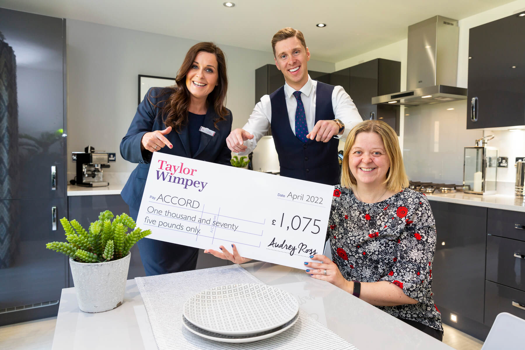 Taylor Wimpey Hawkhead Gardens Paisley ACCORD donation