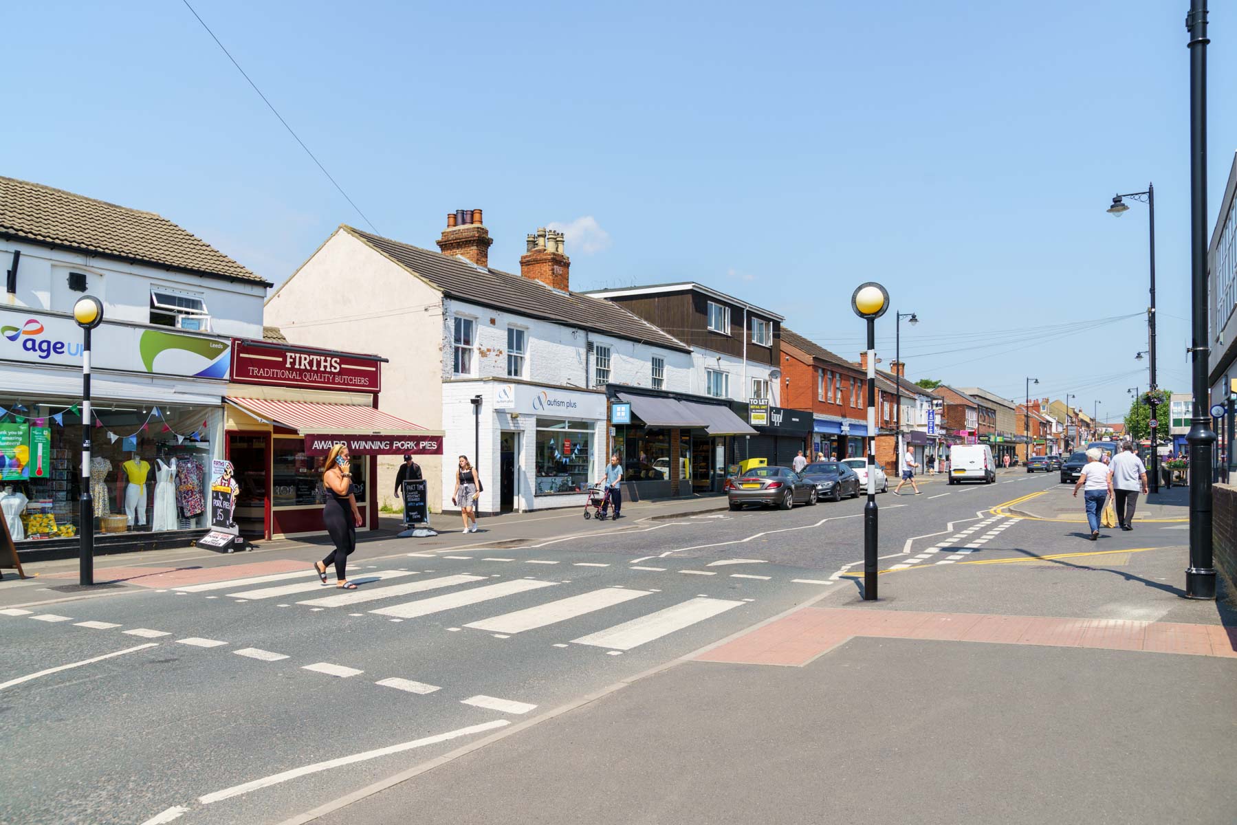Garforth is a stone's throw away and offers a range of cafes, restaurants and bars