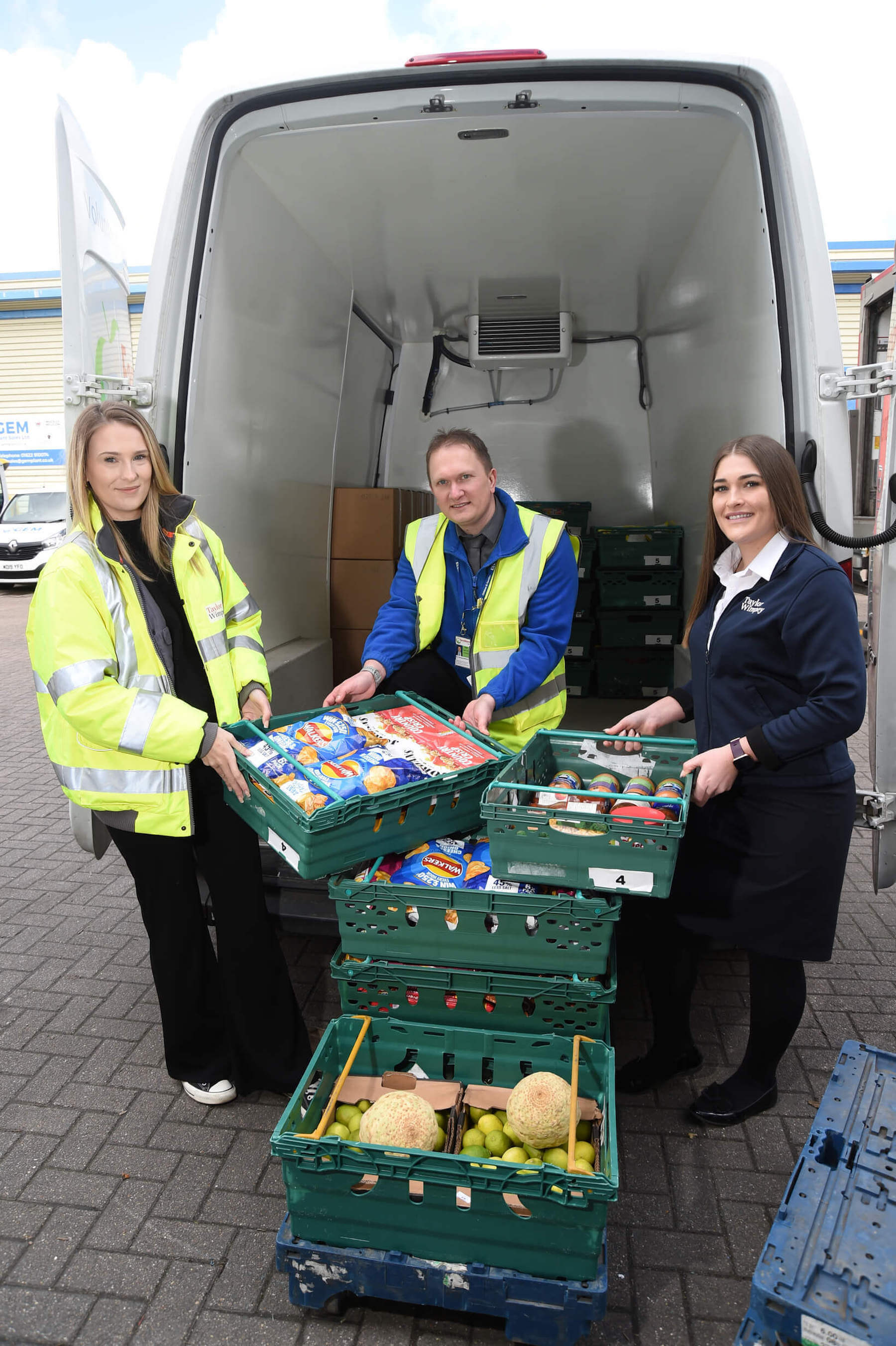 040_Taylor Wimpey South East_Family Food Bank Donation (1)