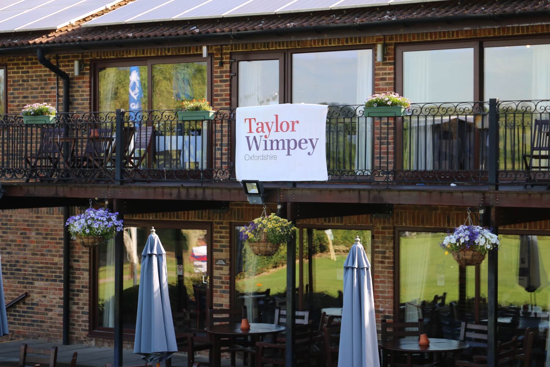 TWOX_charity golf_secondary