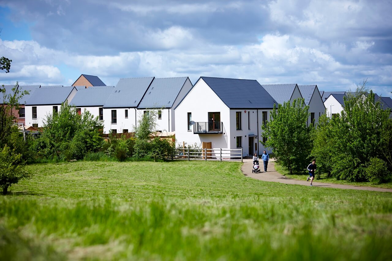 Path leading to Taylor Wimpey development