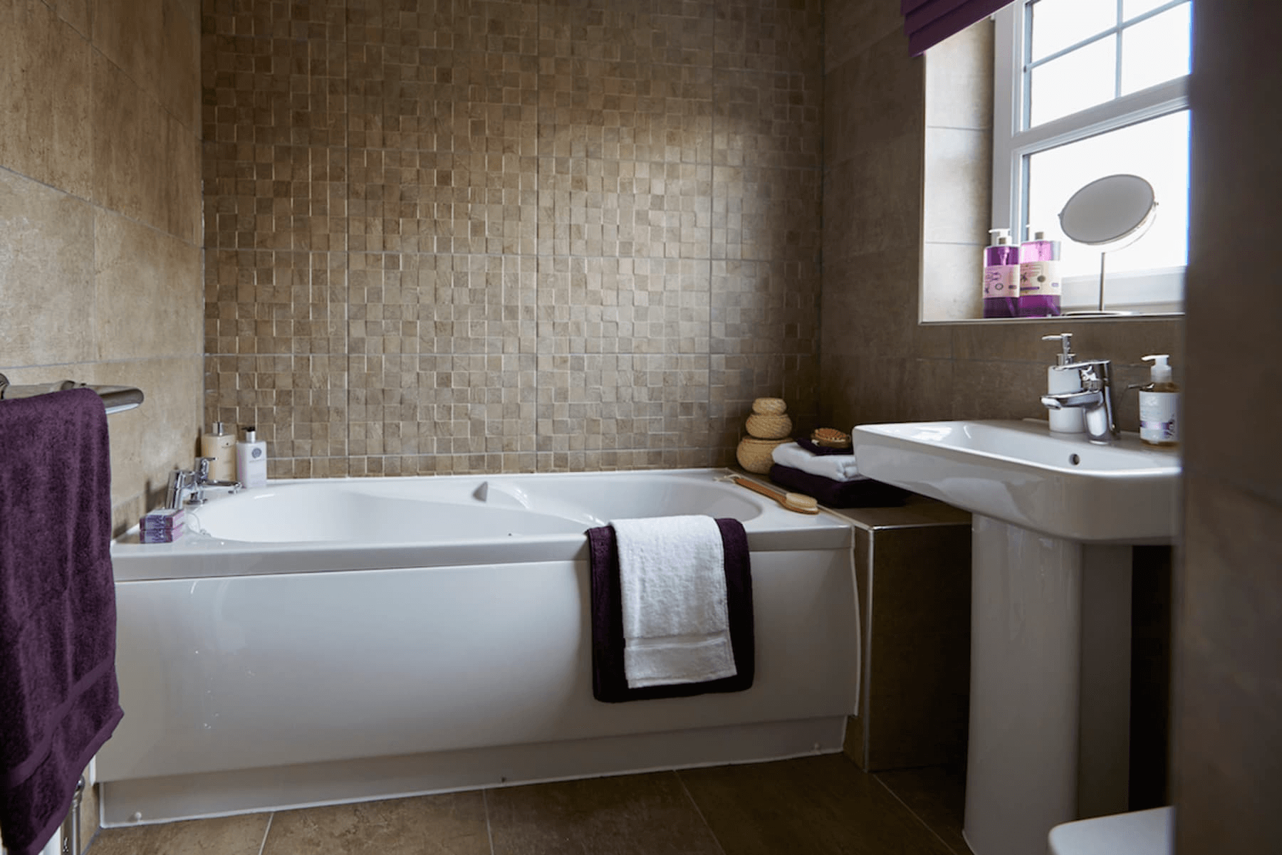 Bathroom with mosaic tiles