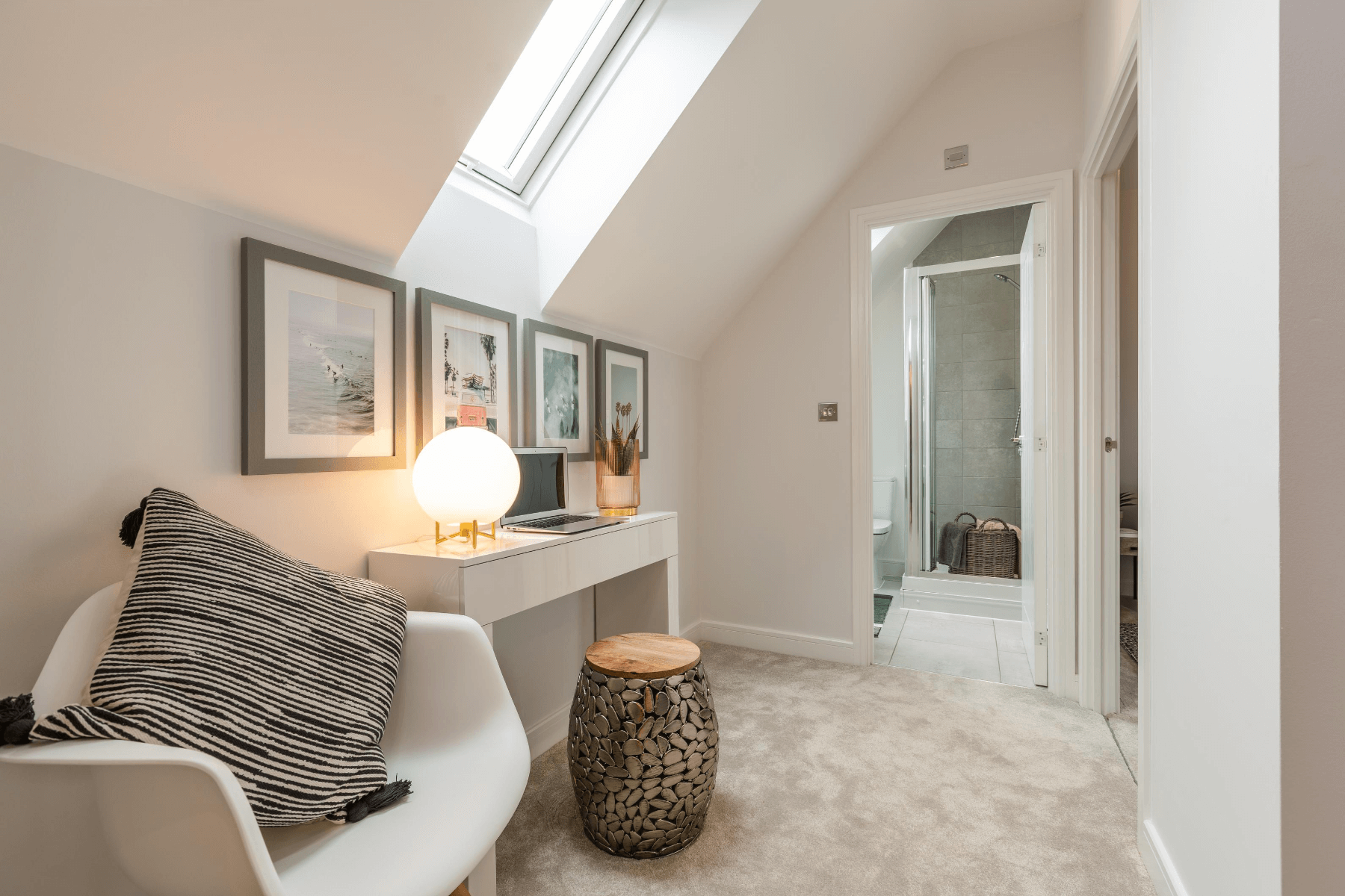 Cream room with en suite