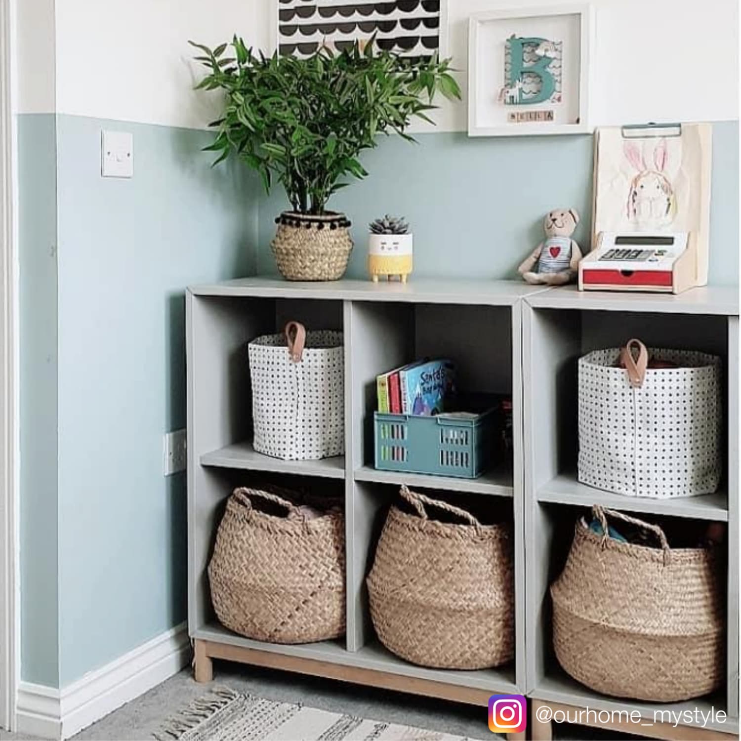 Hallway storage unit