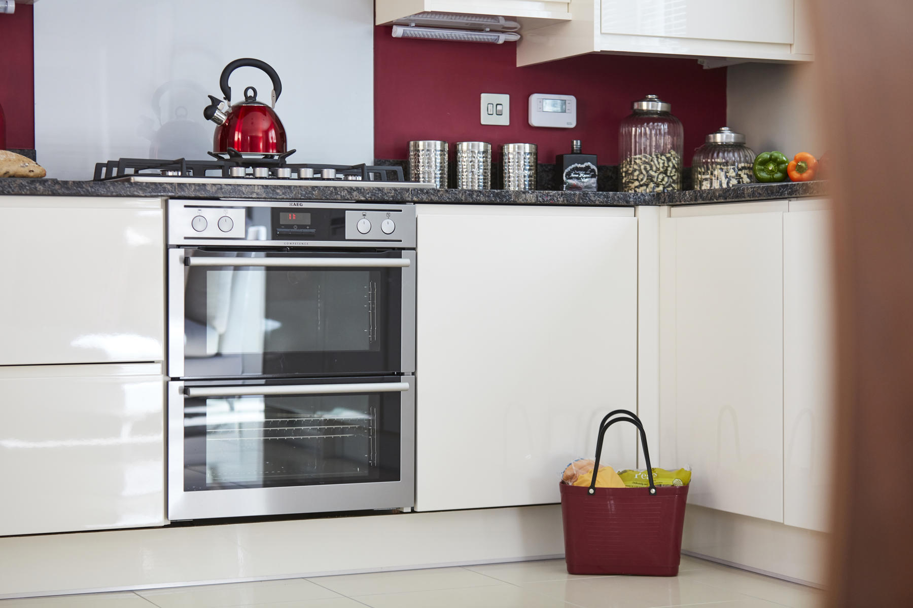 Regents Place, Houghton Regis - Langdale - Kitchen