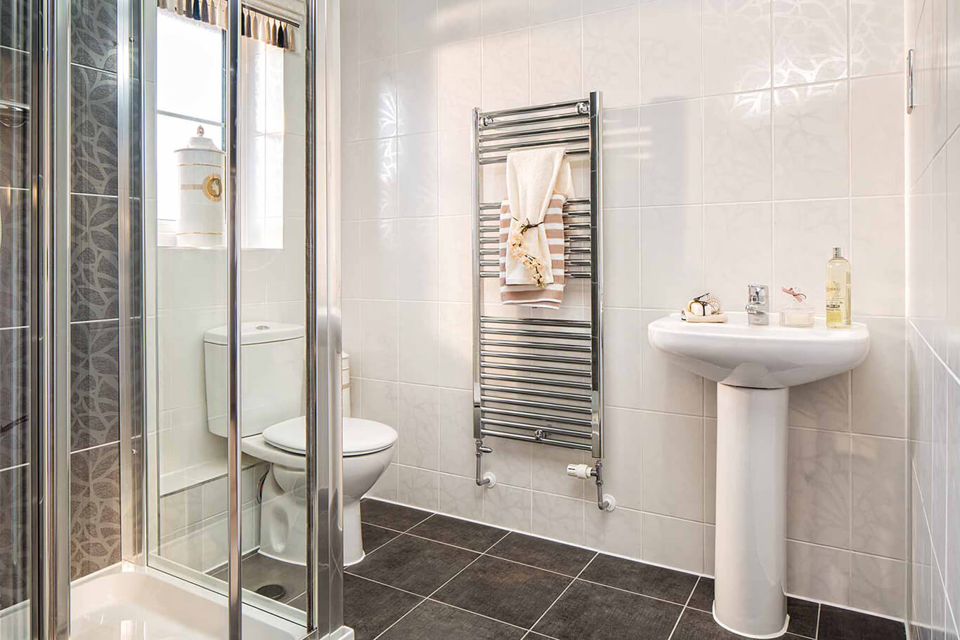 Bathroom with floral vinyls