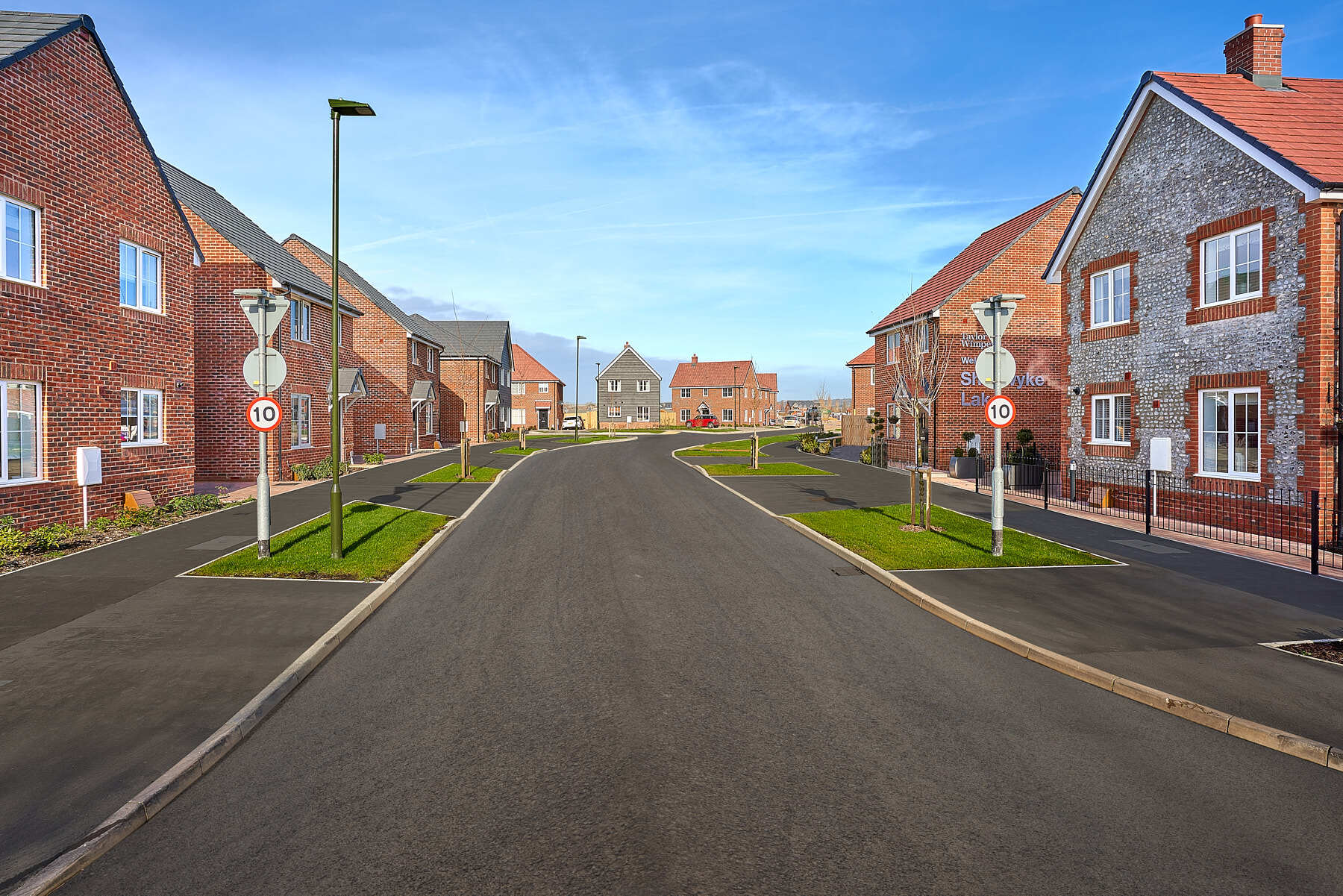 Shopwyke Lakes Street Scenes - image 2