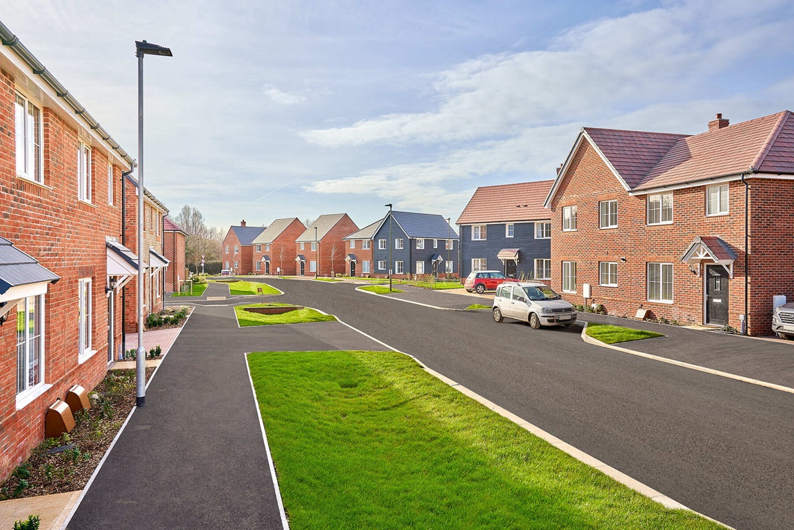 Shopwyke Lakes Street Scenes - image 1
