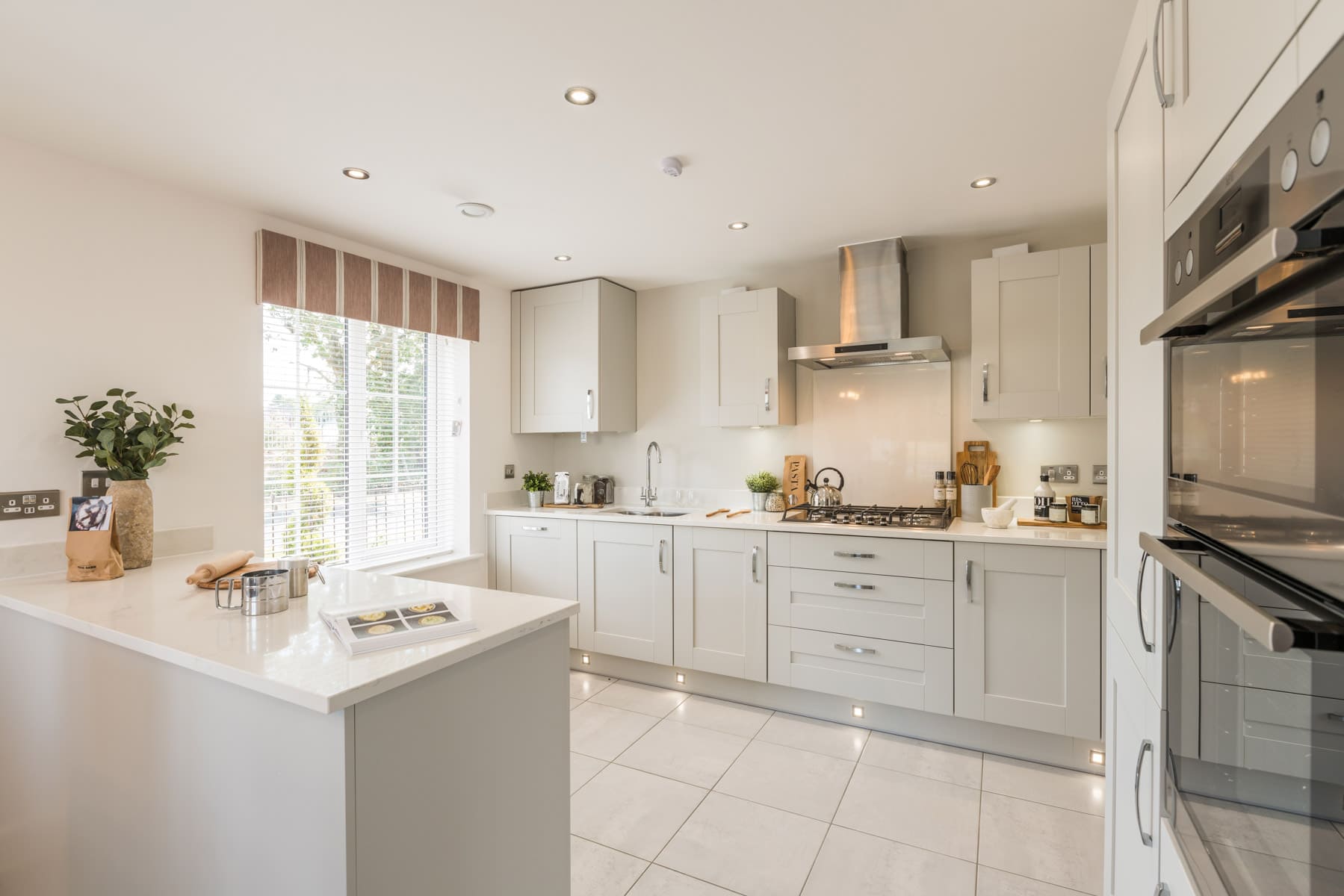 Trusdale kitchen with integrated appliances