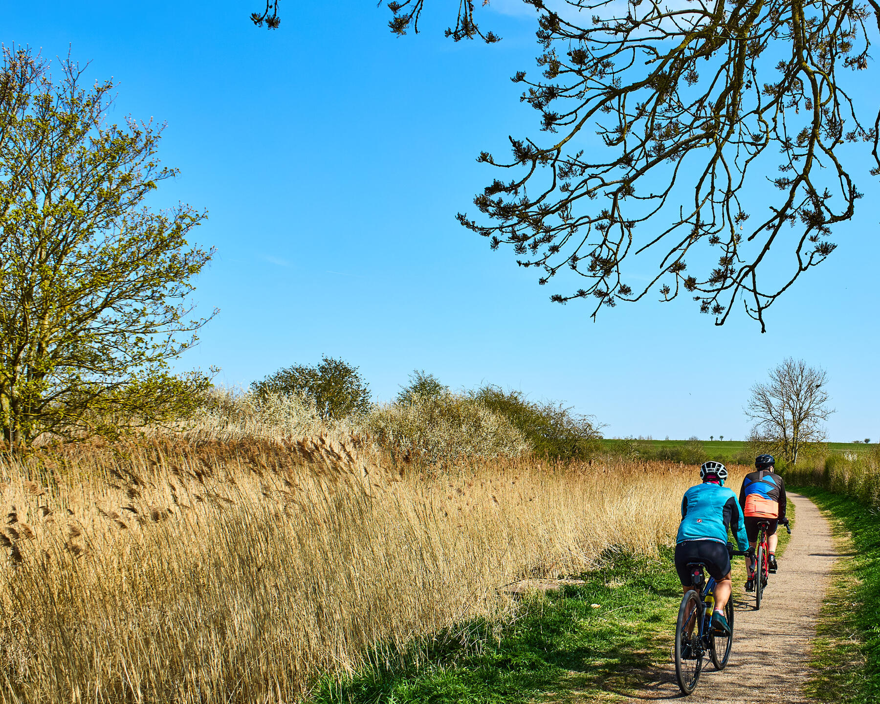 Grantham Canal (with 2 cyclists).