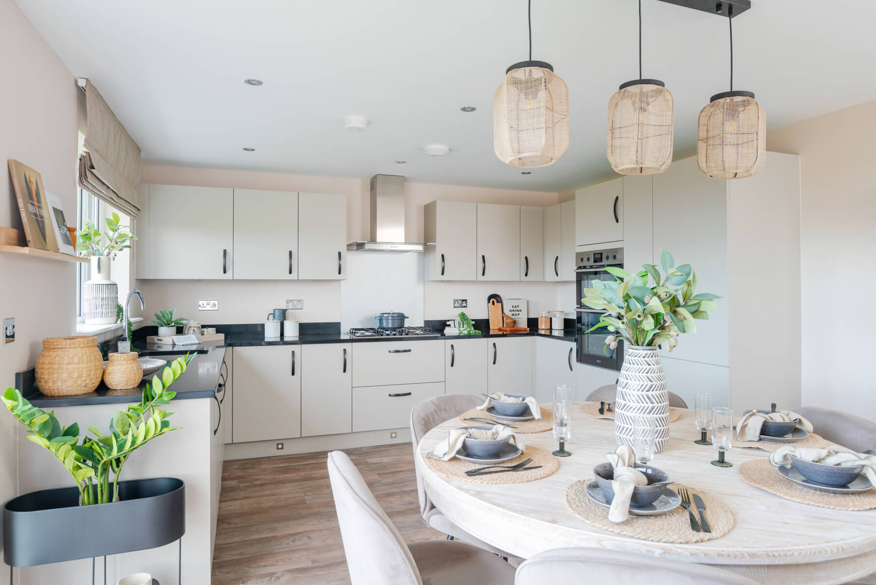 Sociable layouts for entertaining family & friends